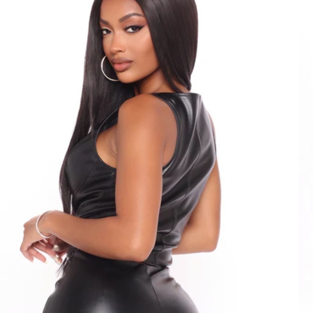 NWT FASHION NOVA High Mileage Faux Leather Vest - Black Sz S - Picture 3 of 3